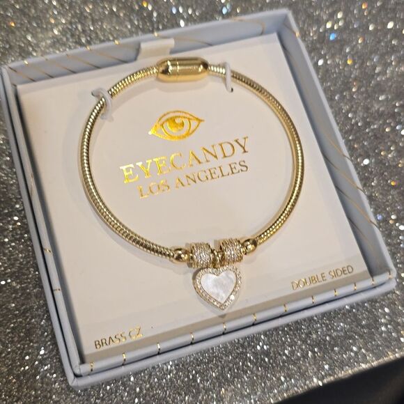 Eye Candy Double-Sided Gold Heart Charm Bracelet - Picture 3 of 6